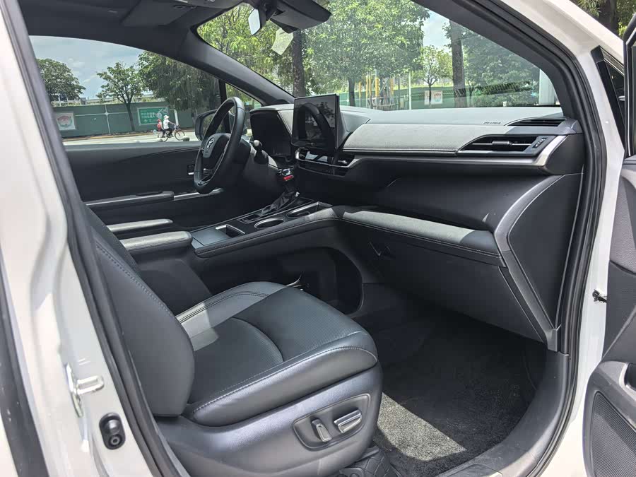 Toyota SIENNA 2024, фото 7
