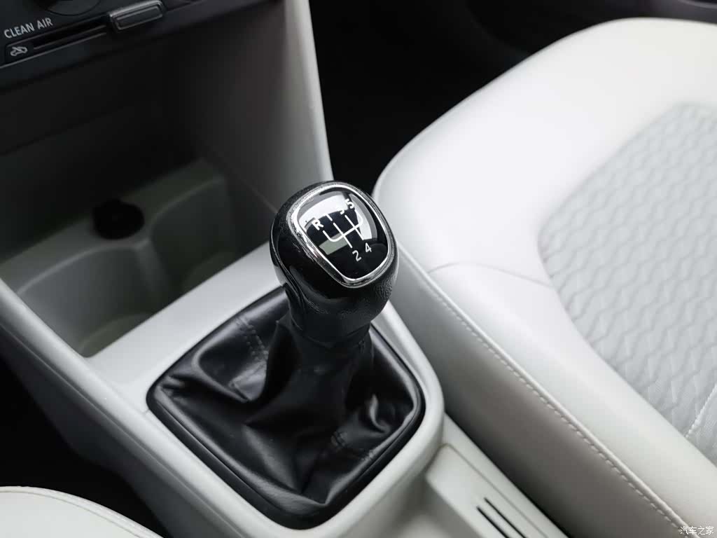 Skoda Rapid, 2017 13