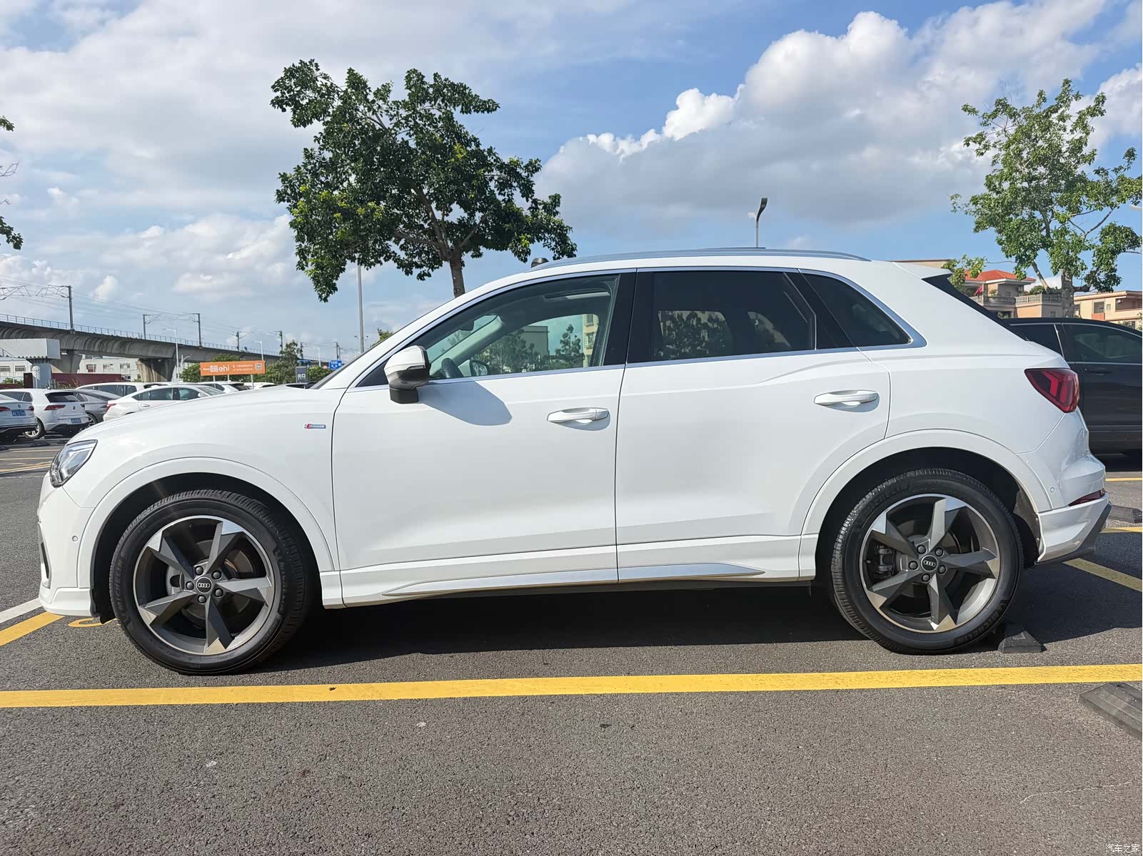 Audi Q3, 2022 4
