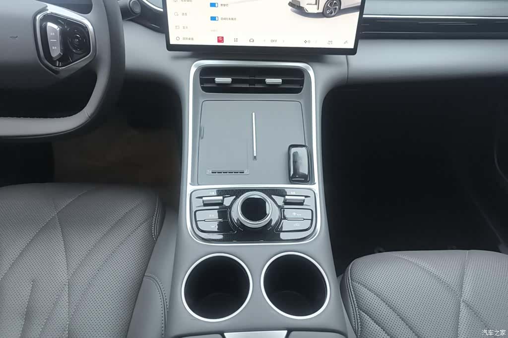 Geely Galaxy L6, 2025 16