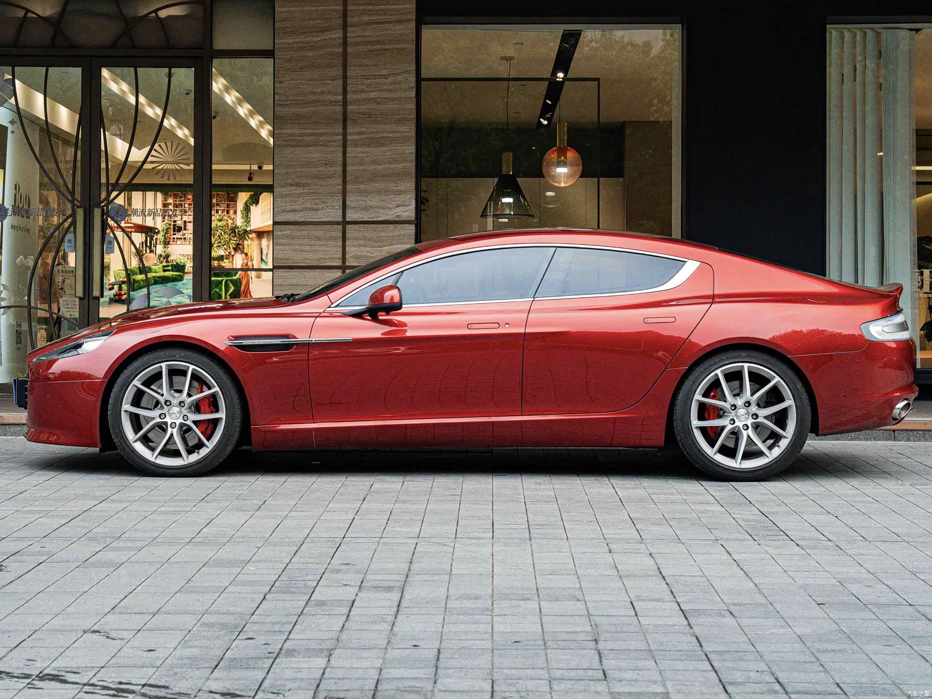 Aston Martin Rapide, 2014 7