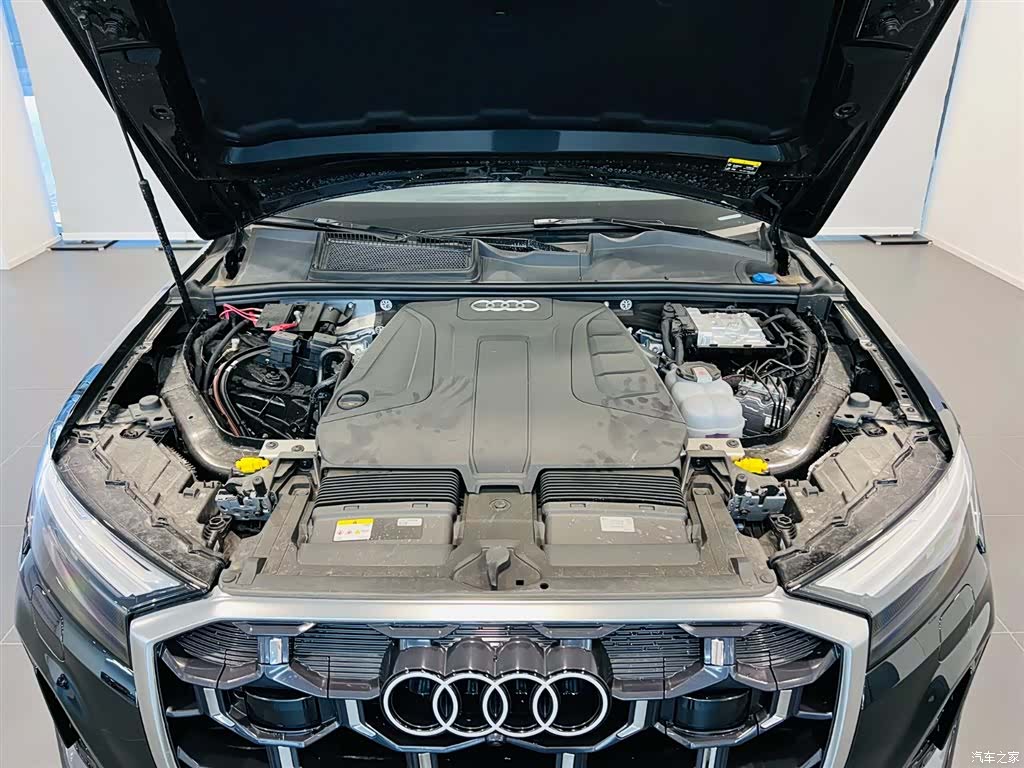 Audi Q7, 2024 9