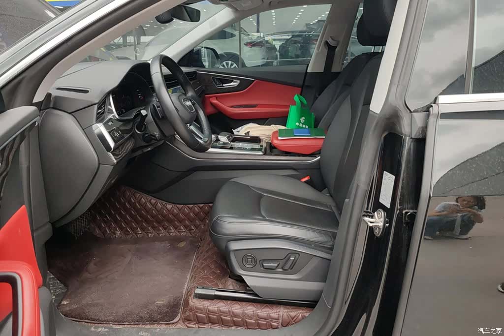 Audi Q8, 2022 9