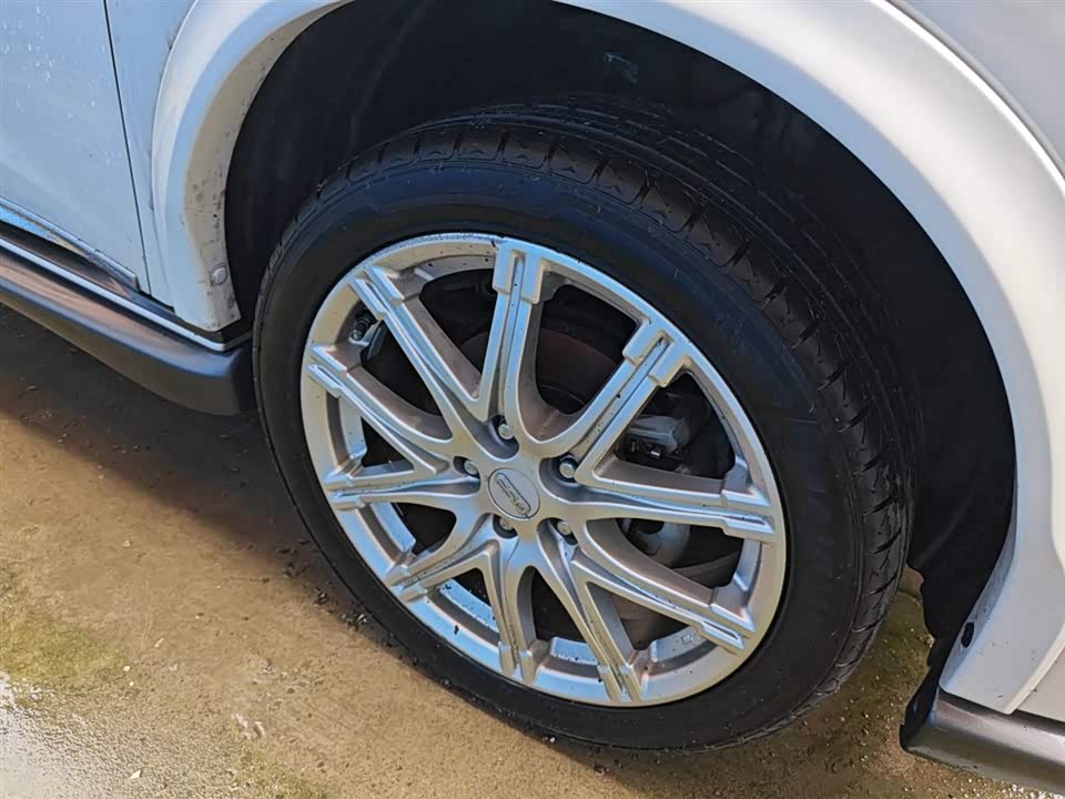 Infiniti ESQ Infiniti ESQ