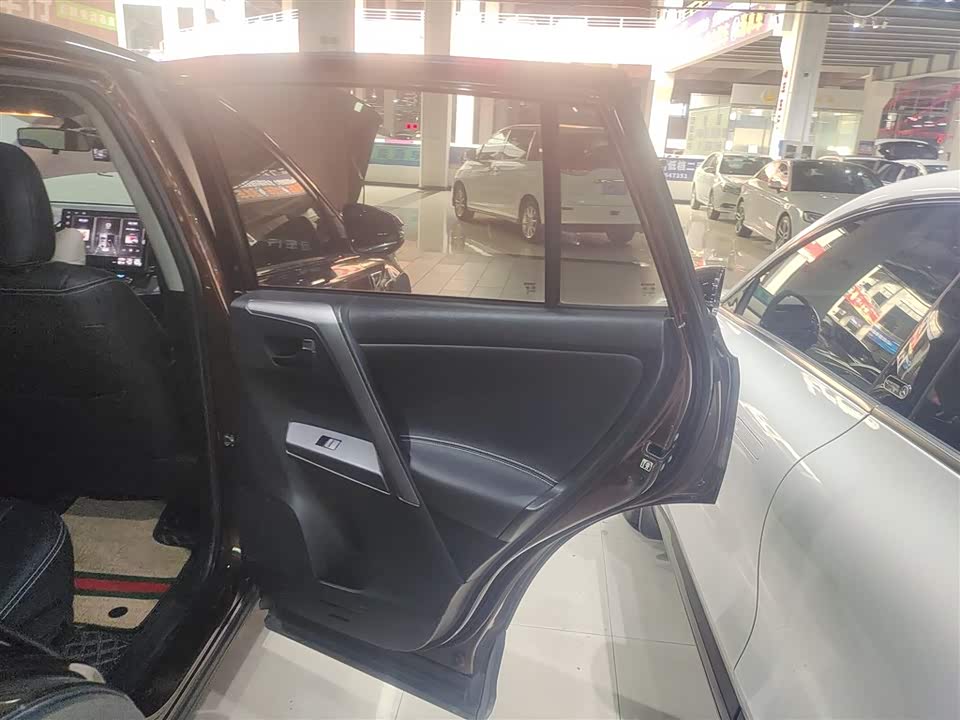 Toyota RAV4 Rongfang
