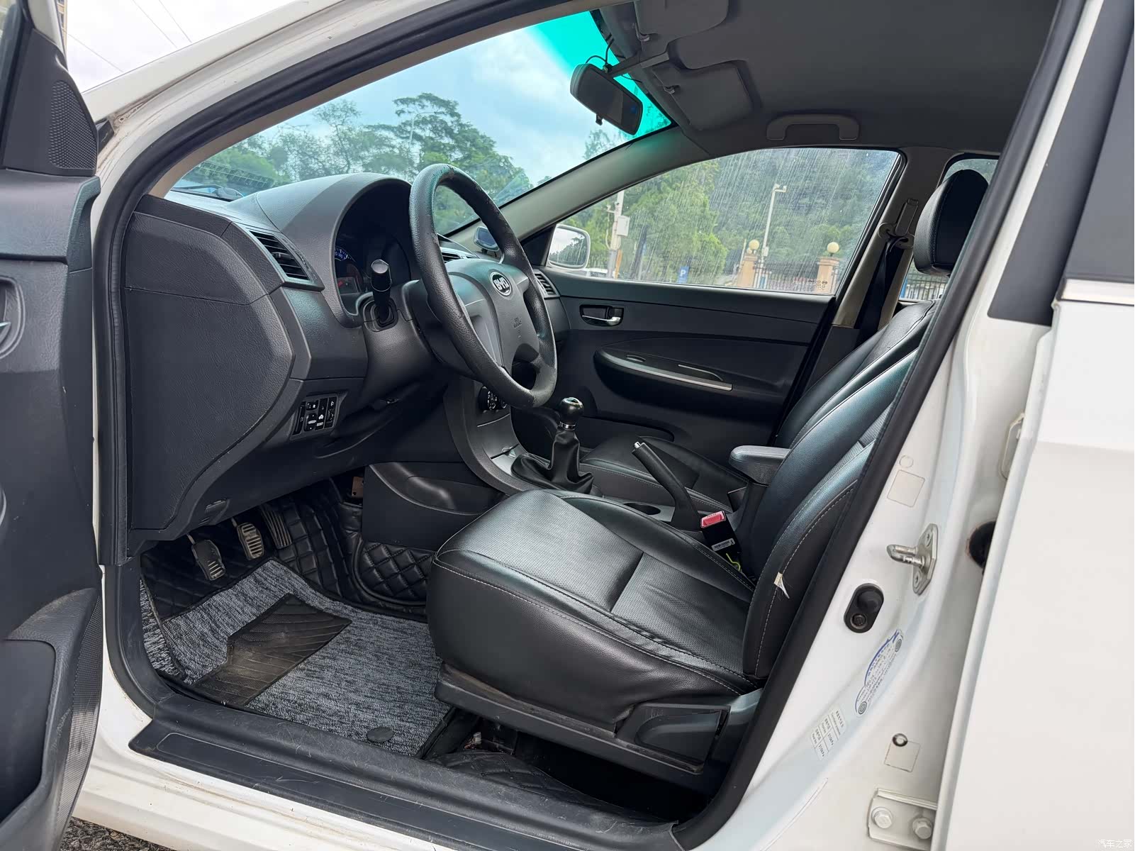 BYD L3, 2014 4