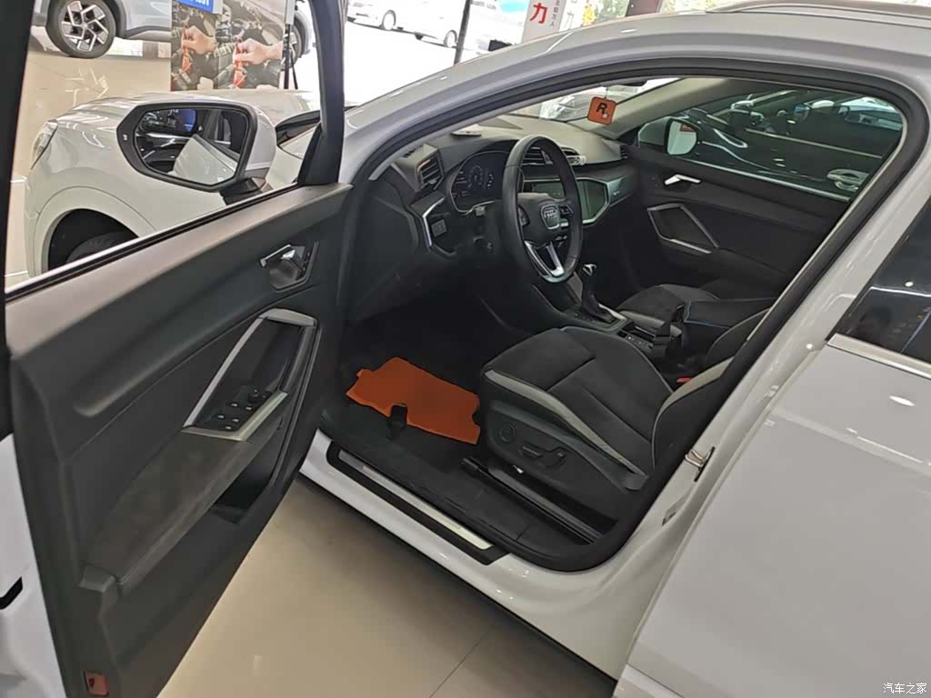 Audi Q3, 2019 12