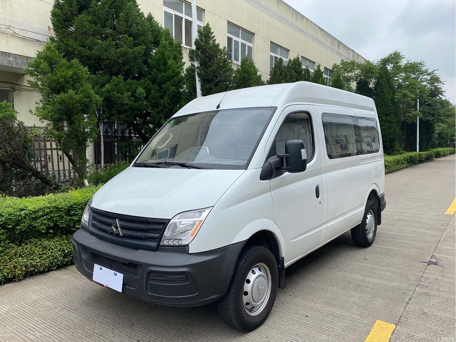 Maxus V80, 2013 1