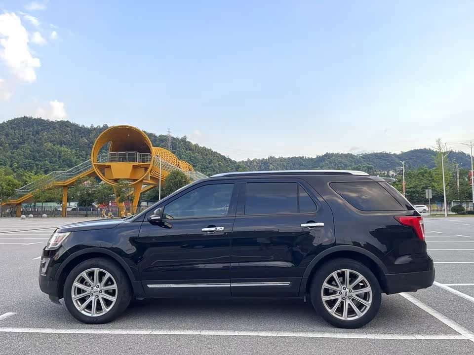 Ford Explorer Ford Explorer