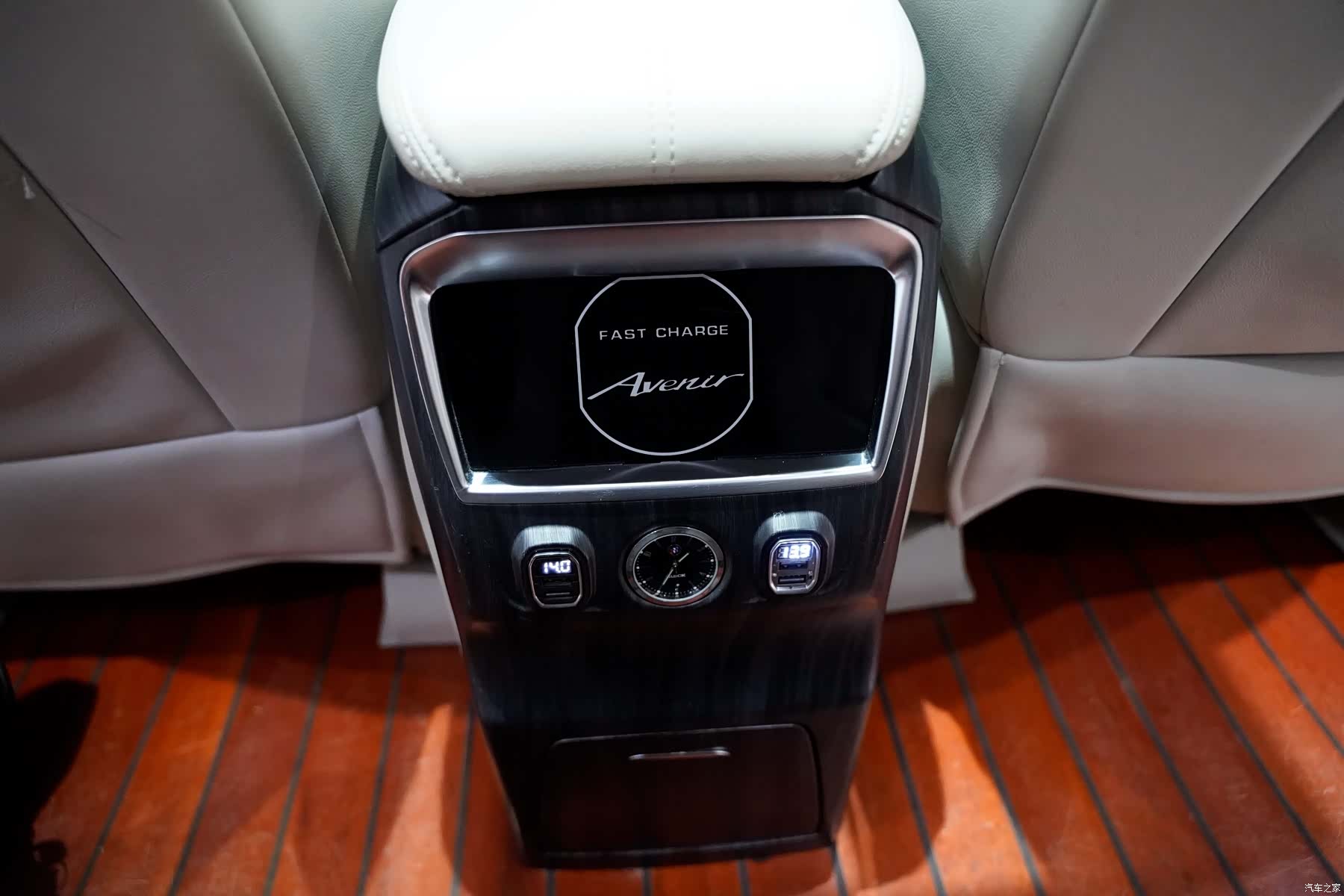 Buick GL8, 2022 8