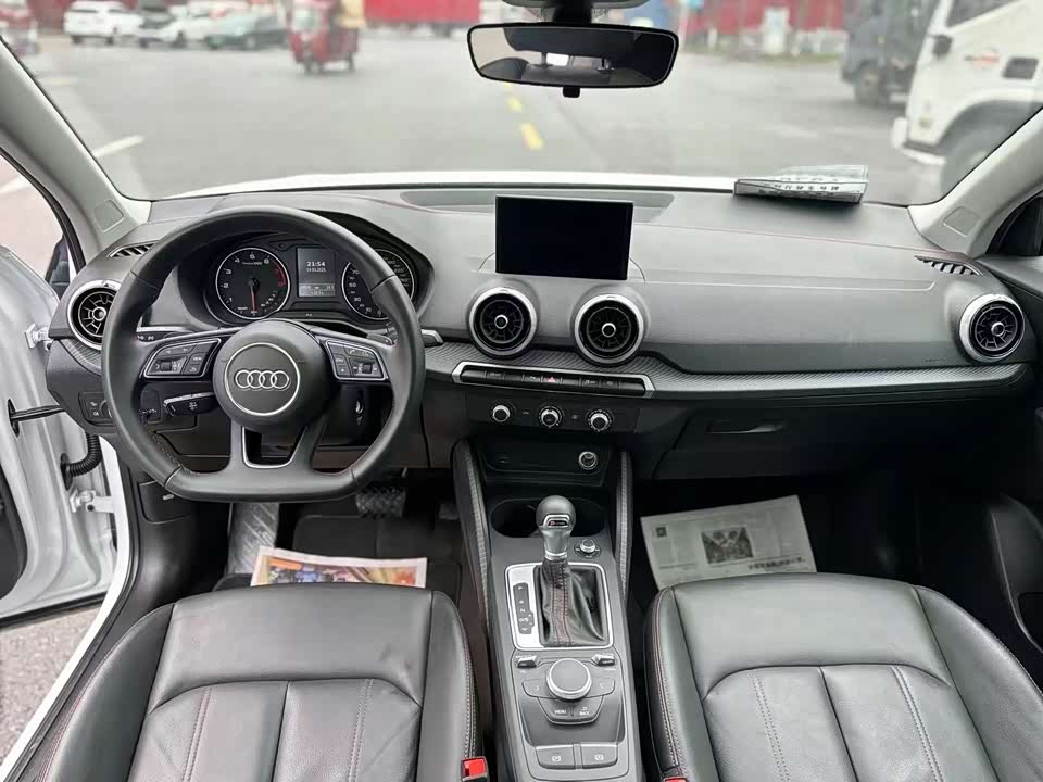 Audi Q2L