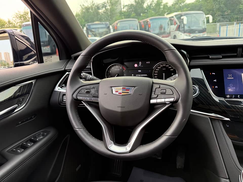Cadillac XT6