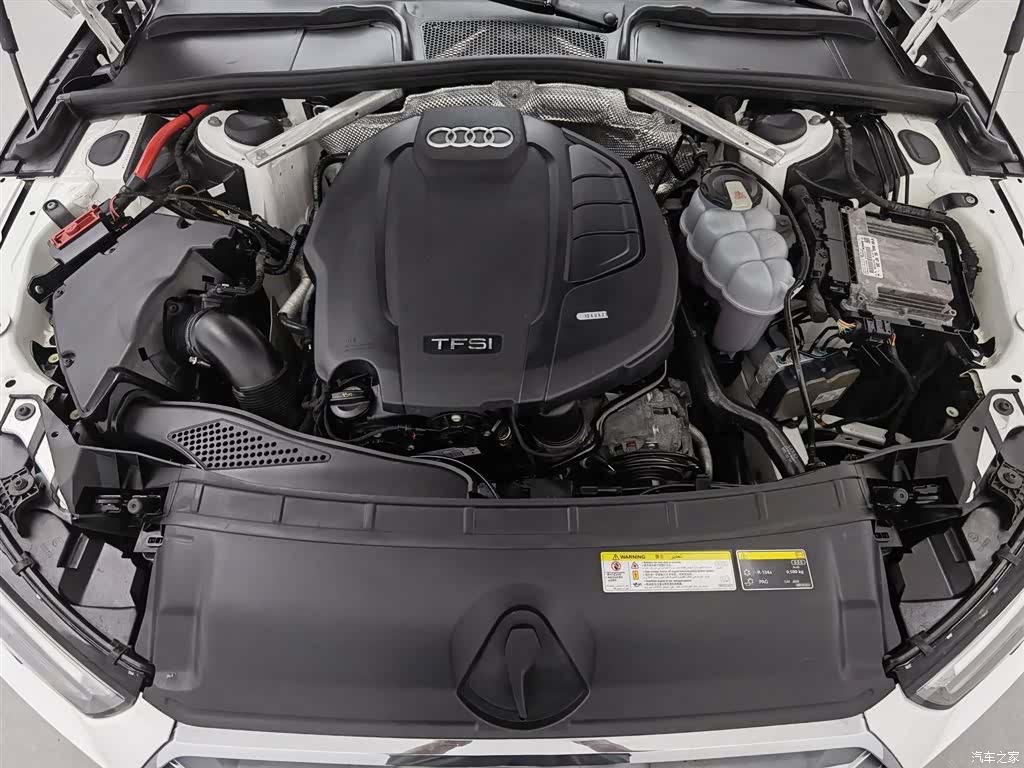 Audi A4L, 2019 6