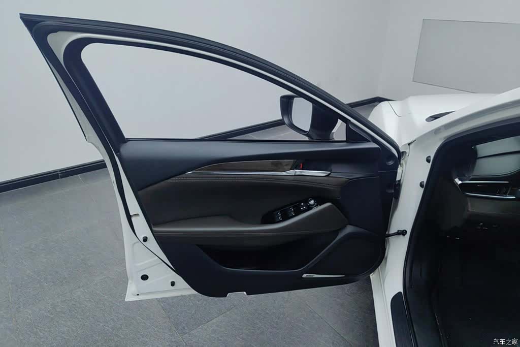 Mazda Atenza, 2021 7