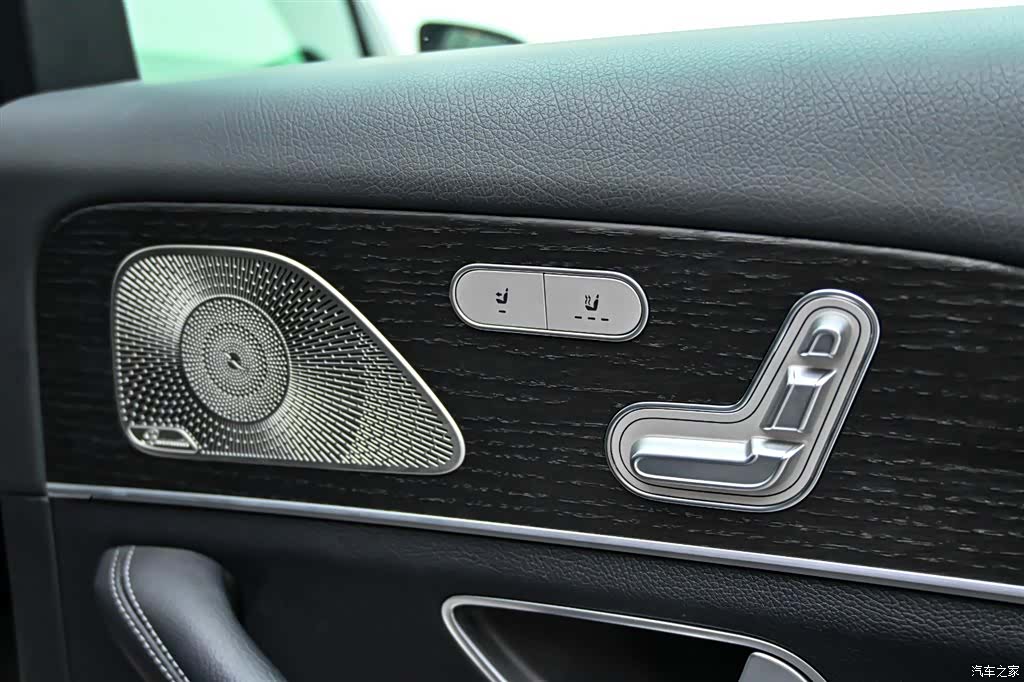 Mercedes-Benz GLE, 2023 28