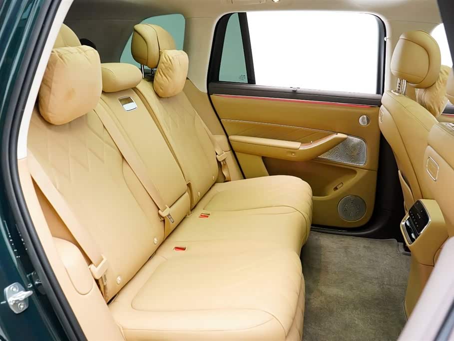 AITO Ask the world M8