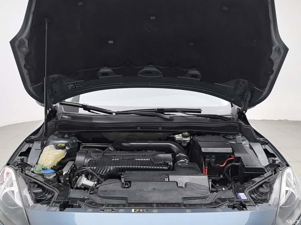 Volvo V40, 2014 6