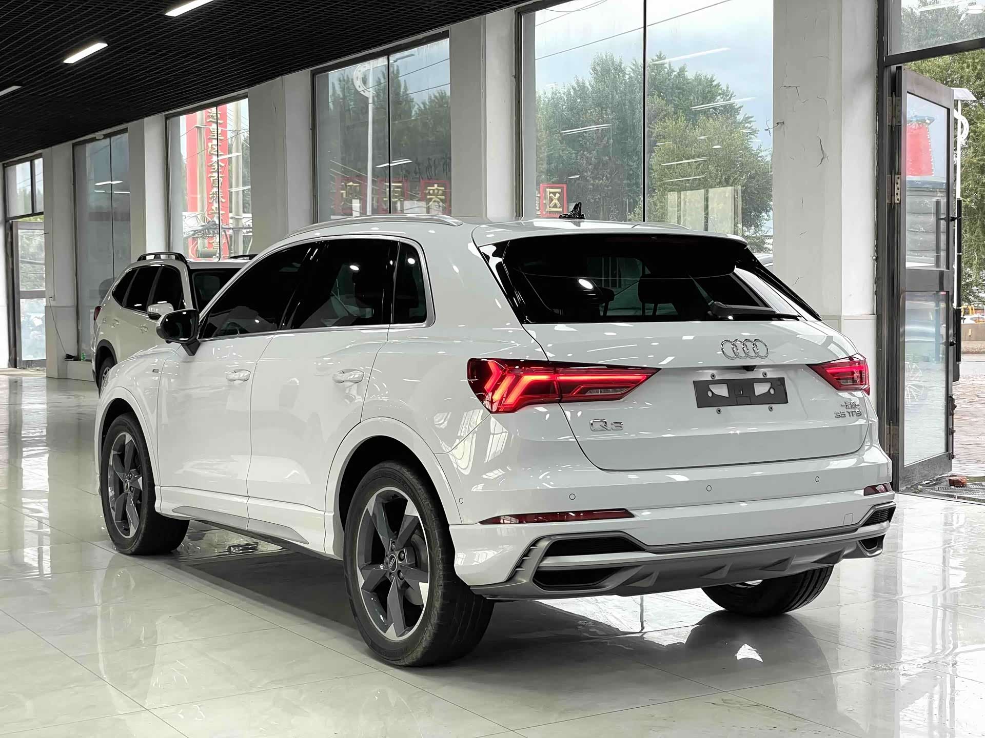 Audi Q3, 2022 4