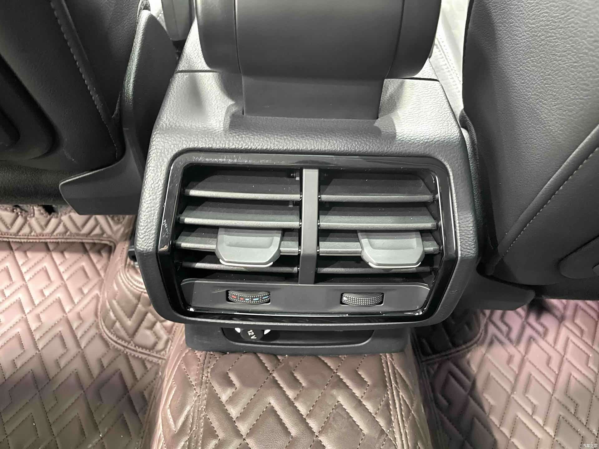 Audi Q3, 2022 12