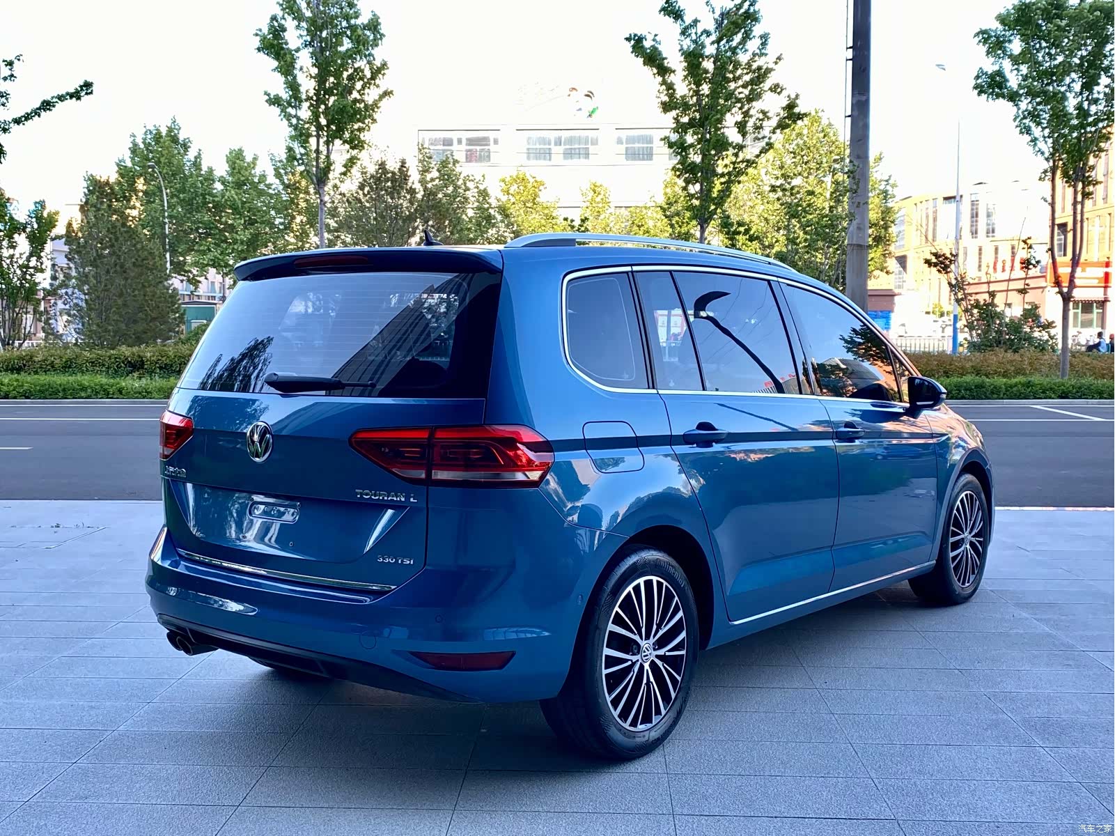 Volkswagen L, 2017 9