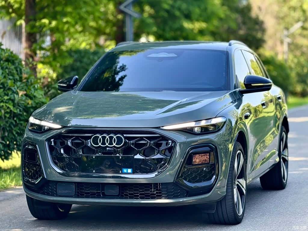 Audi Q5L, 2026 3