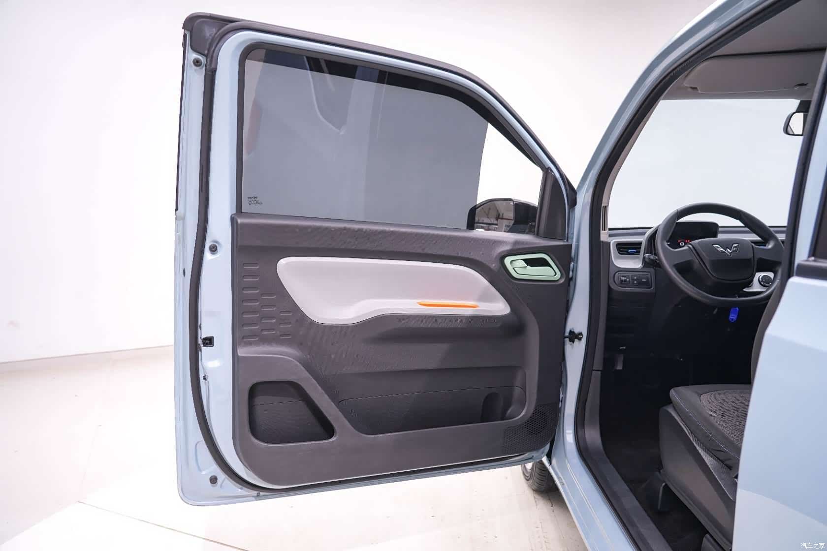 Wuling MINIEV, 2021 11