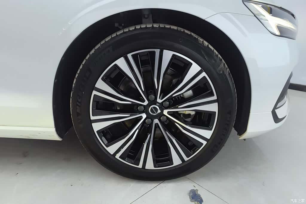 Volvo S60, 2024 6