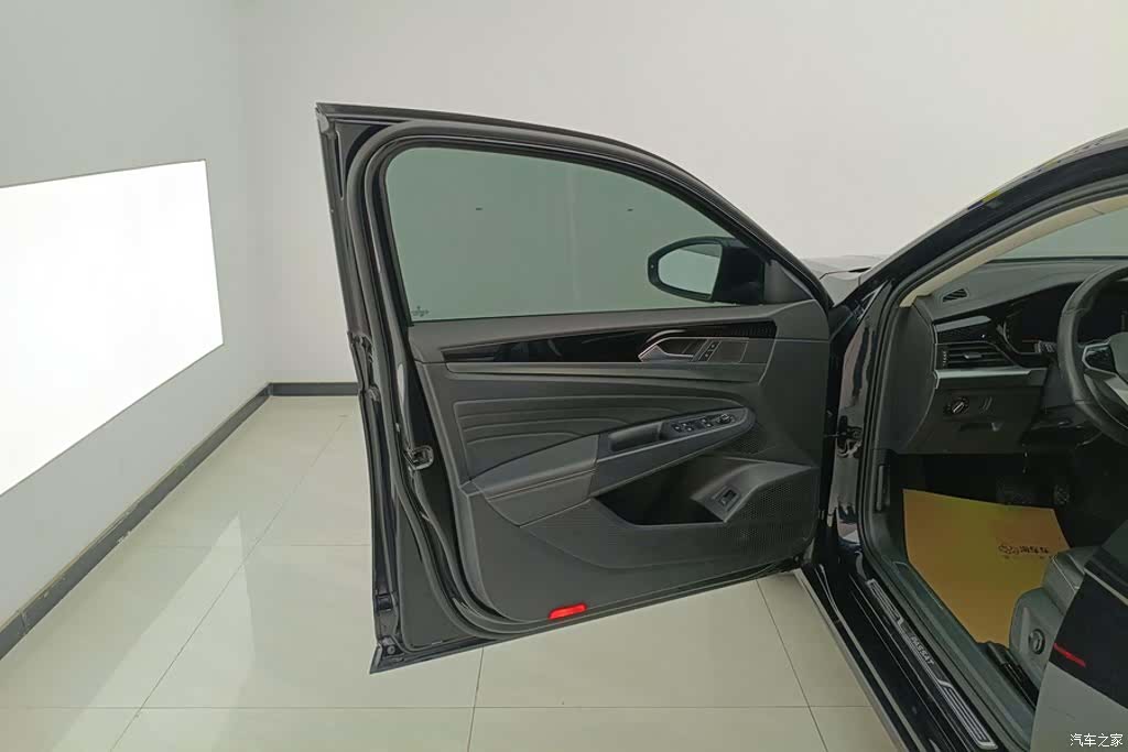Volkswagen Passat, 2023 7