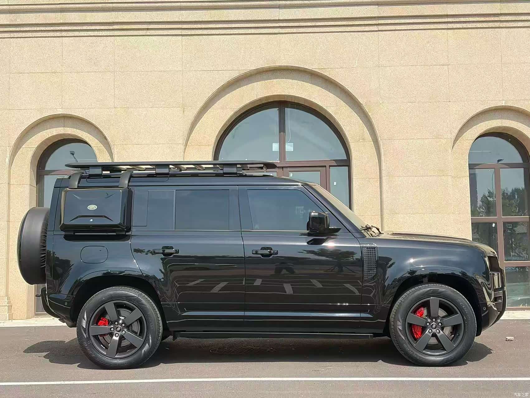 Land Rover Defender, 2024 12