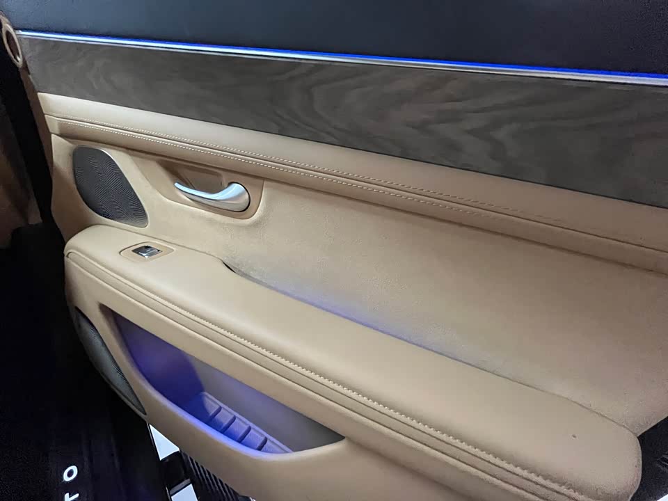 AITO Ask the world M7