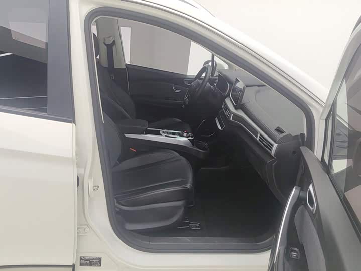 BAIC EX3 2019 R600 jin shang ban
