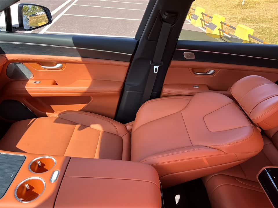 AITO Ask the world M5