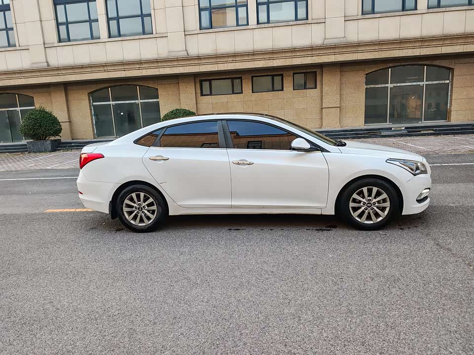 Hyundai Name picture