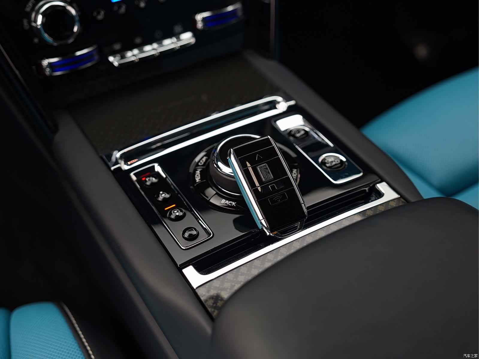 Rolls-Royce Cullinan, 2022 17