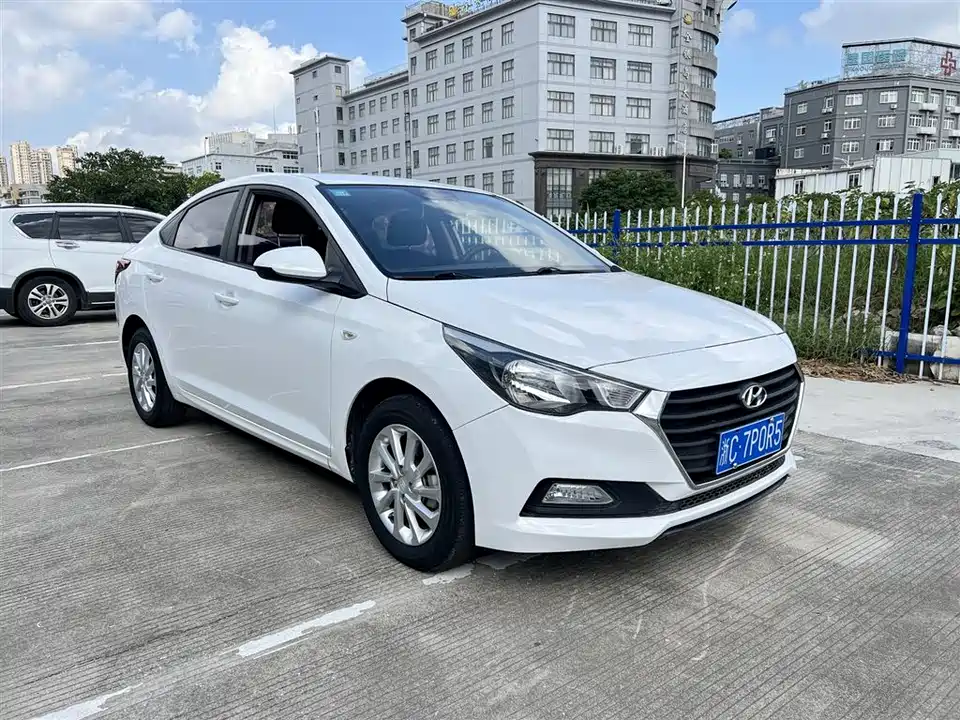 Hyundai Accept