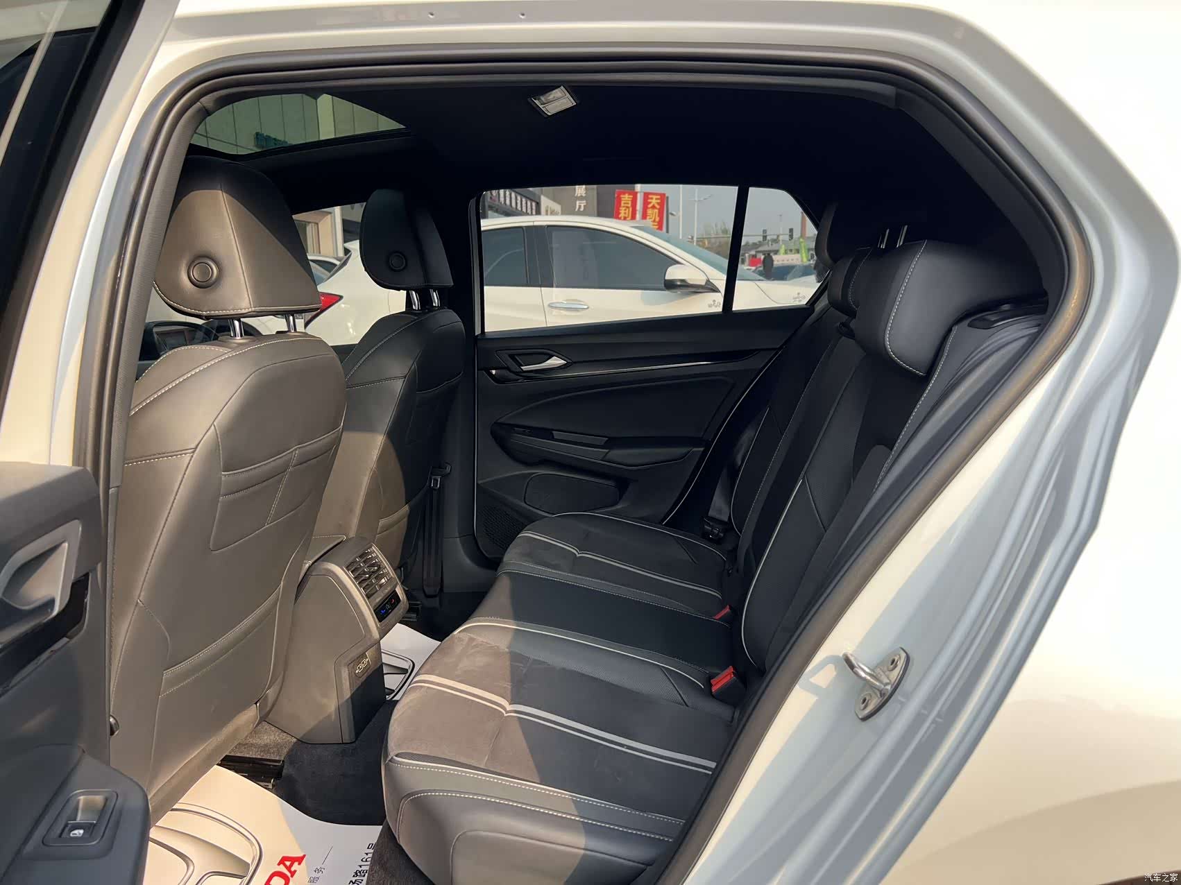 Volkswagen Golf, 2024 8