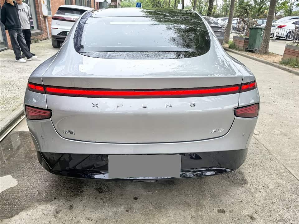 XPENG P7