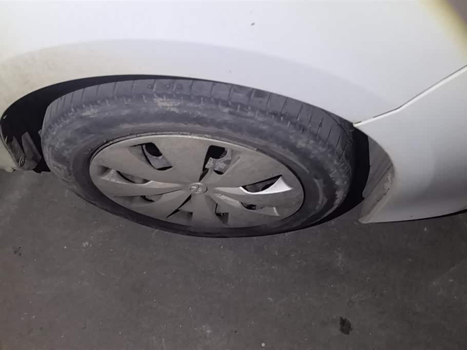 Toyota YARiS L to enjoy