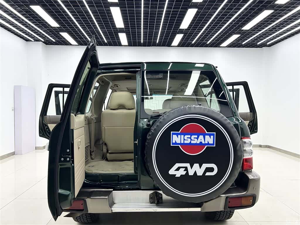 Nissan Patrol, 2004 17