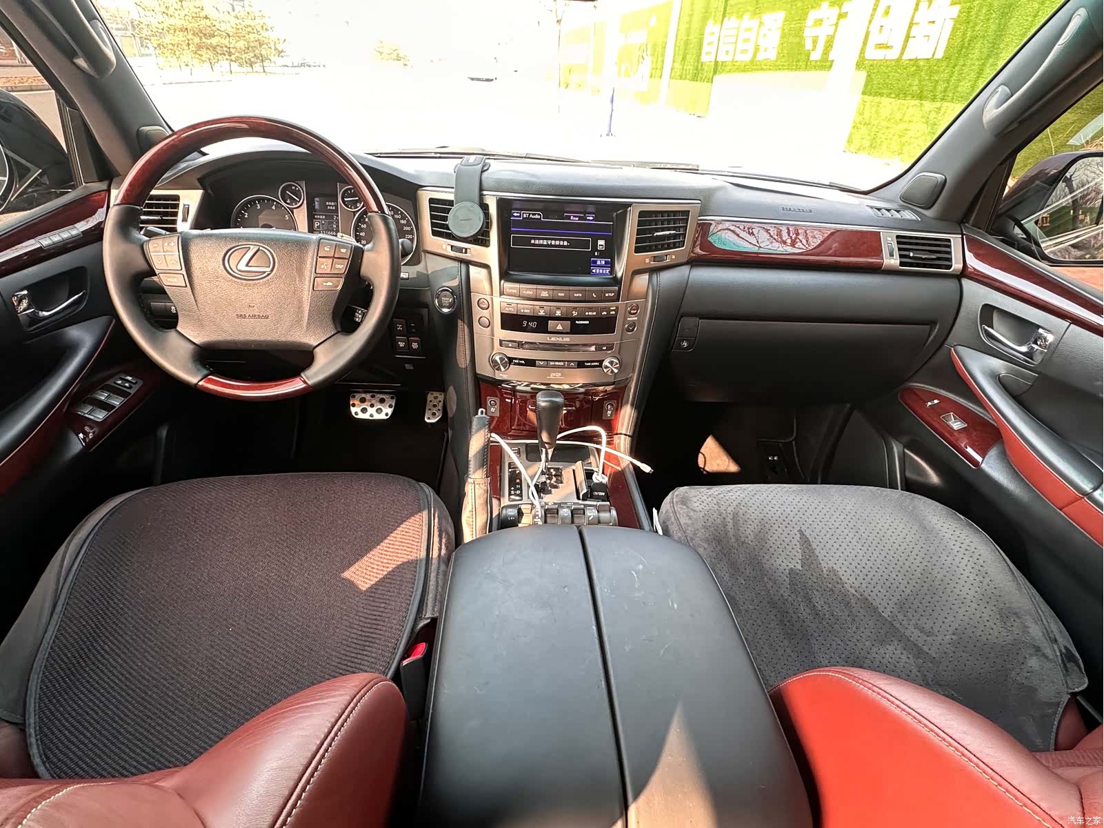 Lexus LX, 2015 16