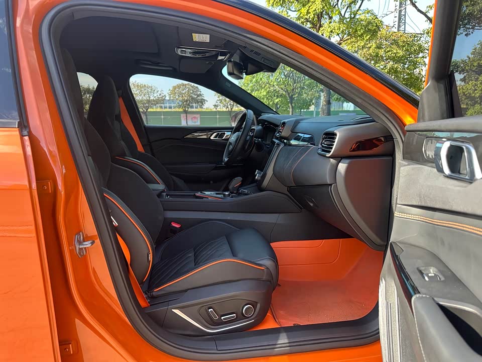 Lynk & Co 02 Hatchback