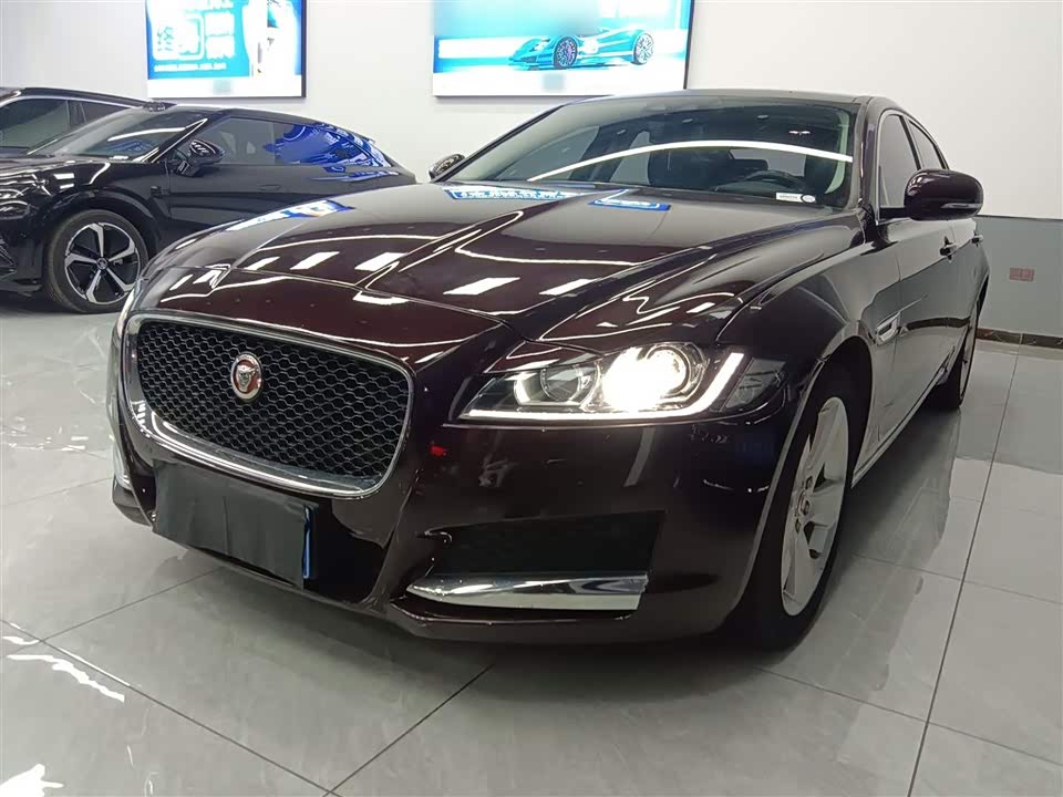 Jaguar XFL