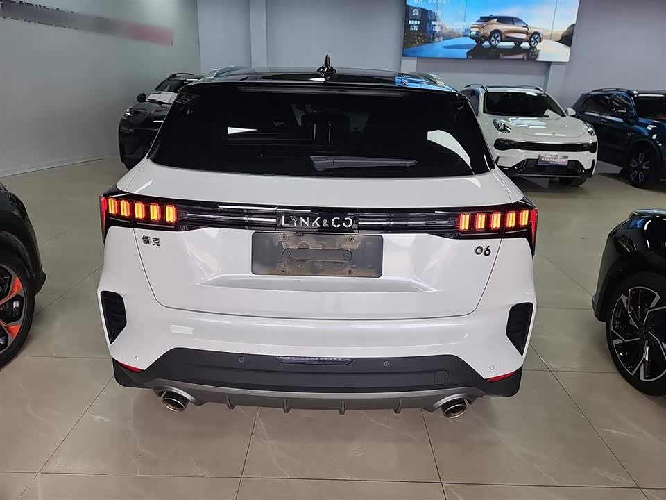 Lynk & Co 06