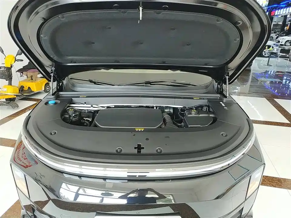 Li Auto Ideal L6