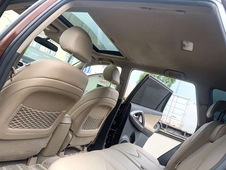 Toyota RAV4 Rongfang