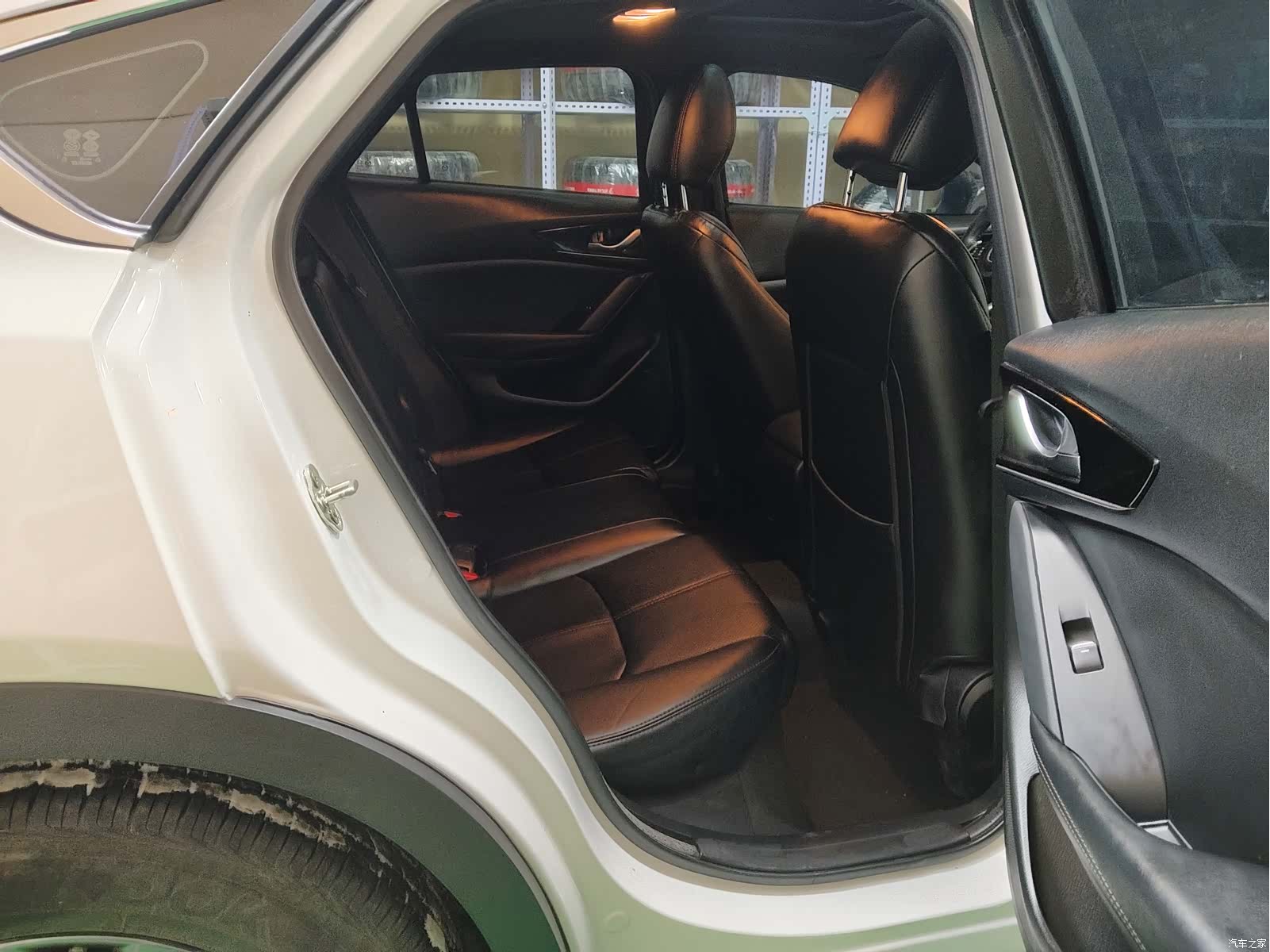 Mazda CX-4, 2023 14