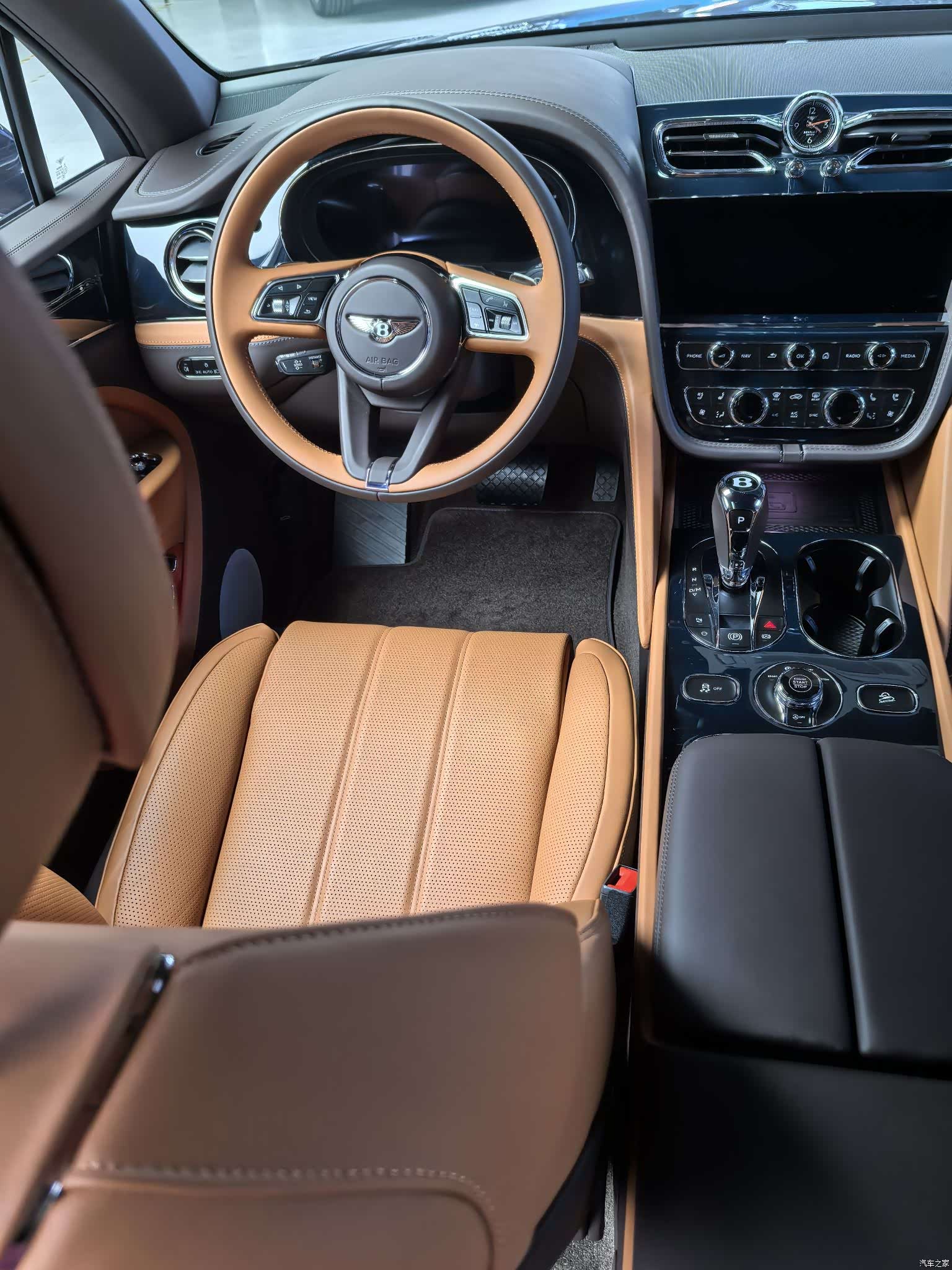 Bentley Bentayga, 2024 7