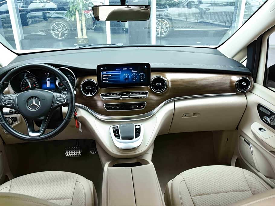 Mercedes-Benz V-class