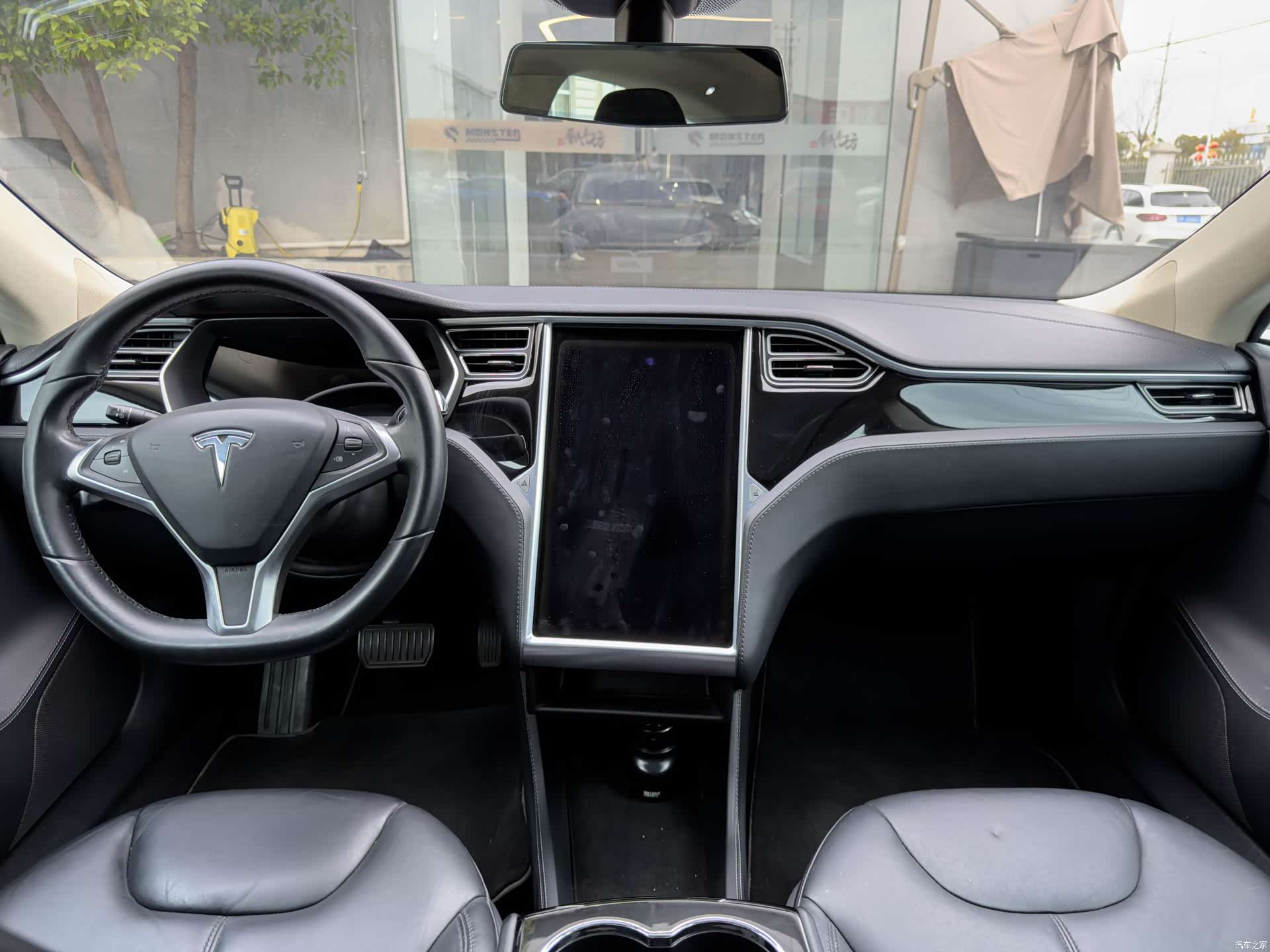 Tesla Model S, 2015 12