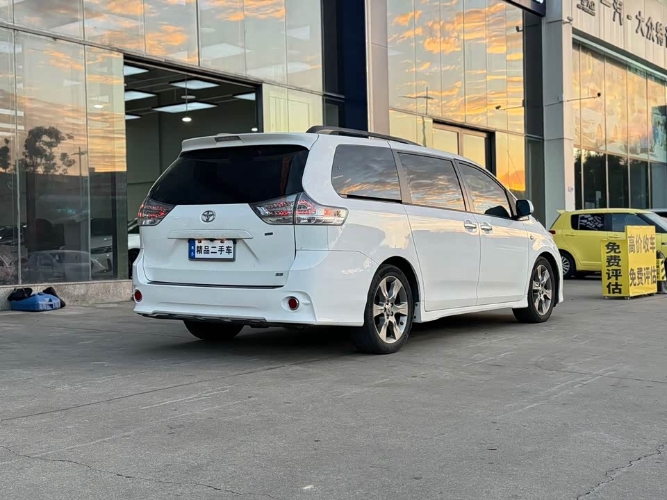 Toyota SIENNA